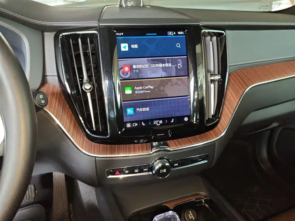 VOLVO XC60 PLUG-IN HYBRID
