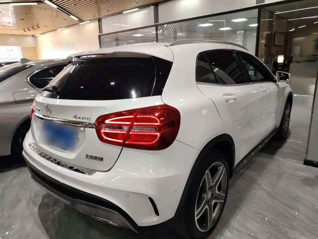 Mercedes-Benz GLA 2015 GLA 260 4MATIC Sport фото 5