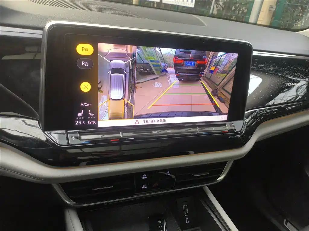 Volkswagen Teramont 2023 380TSI AWD Premium Luxury Edition фото 10