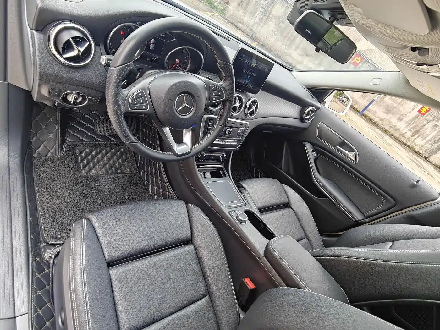 Mercedes-Benz GLA 2017 GLA 200 Dynamic фото 6