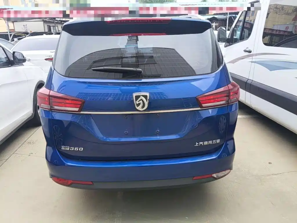 Фото 6 - Baojun 360