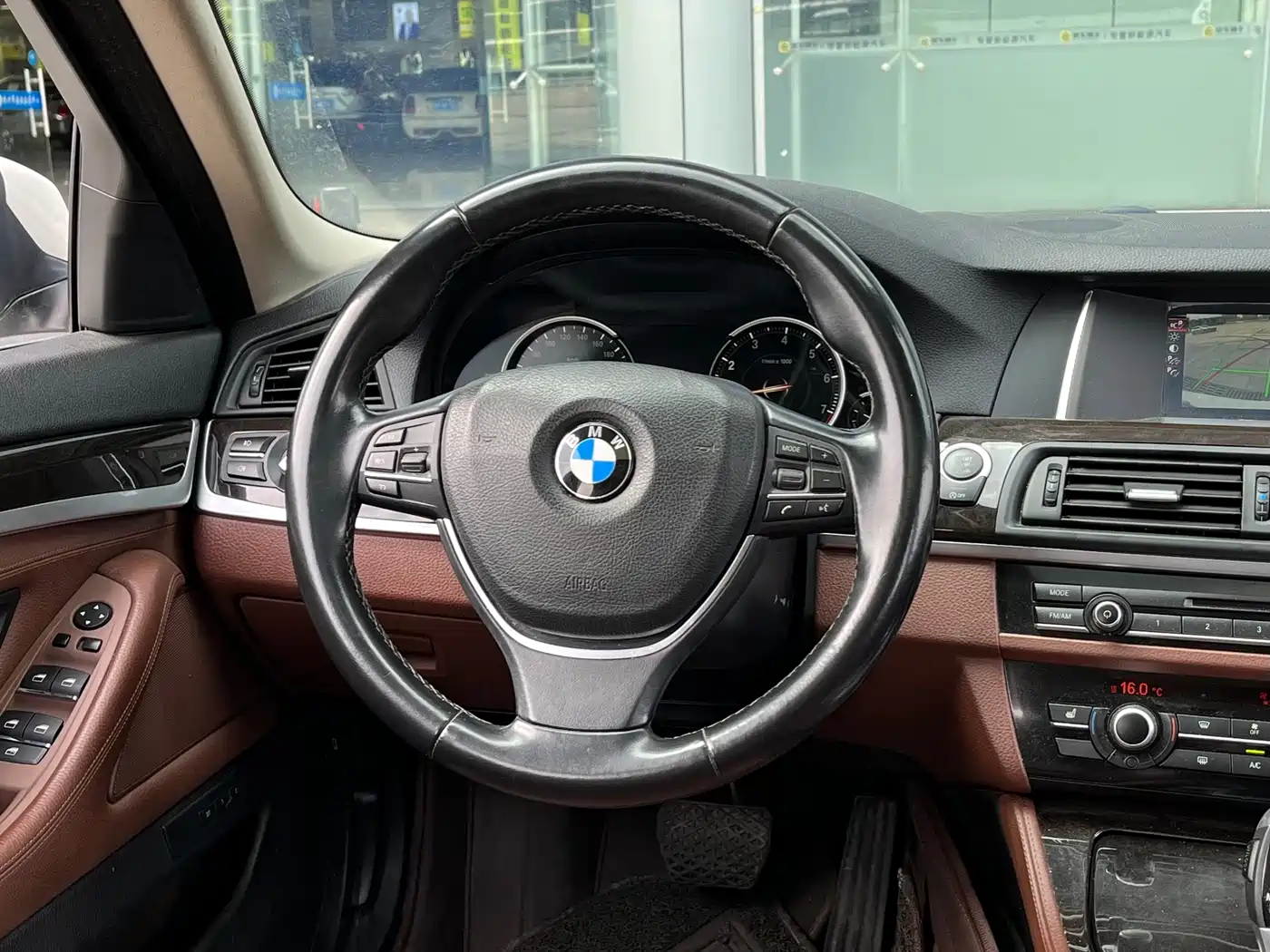 BMW 5 Series 2017 525Li Leading Edition фото 18