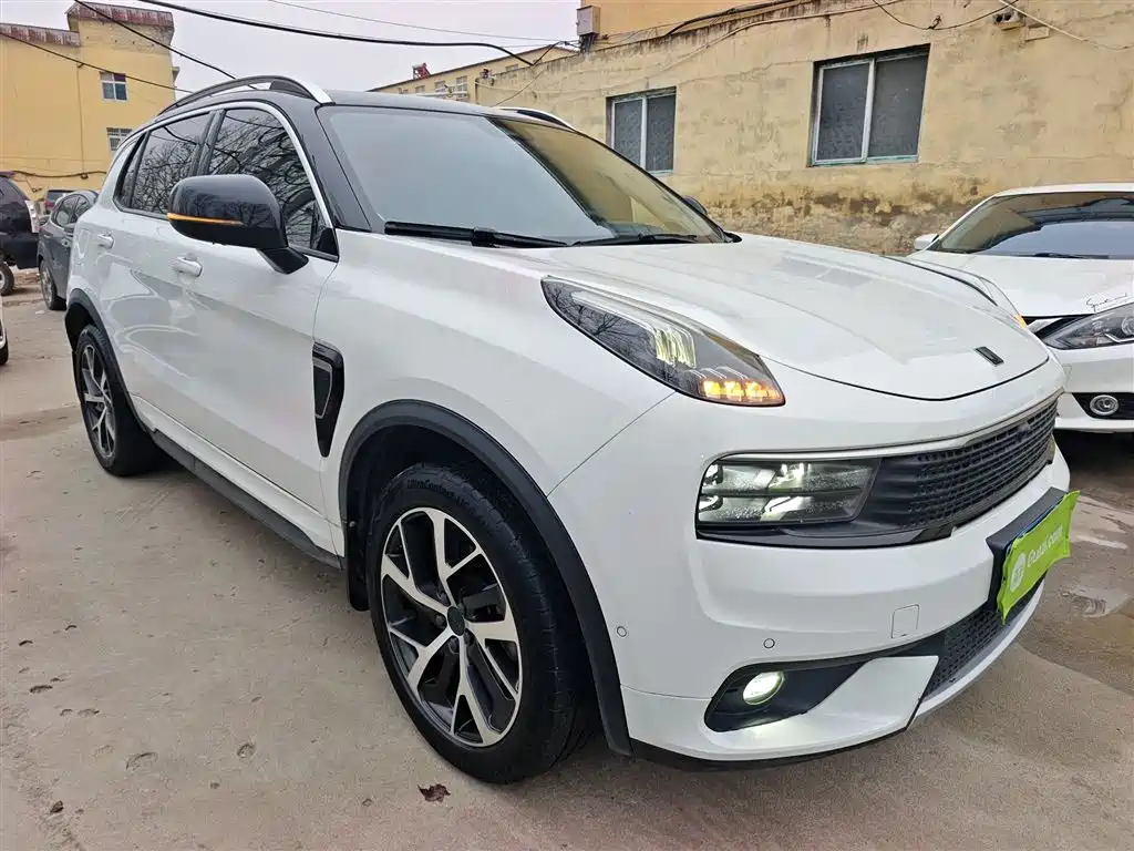 Lynk & Co 01 2017 2.0T AWD Pro фото 4