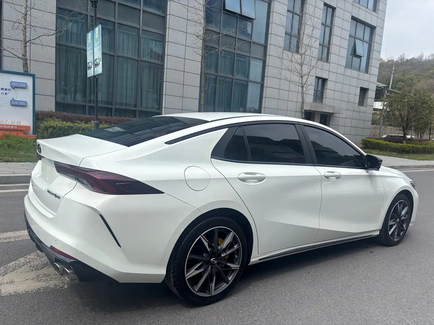 GAC Trumpchi Trumpchi Emkoo 2023 270T DCT J16 Edition фото 6