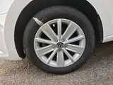 Фото 23 - Volkswagen Jetta