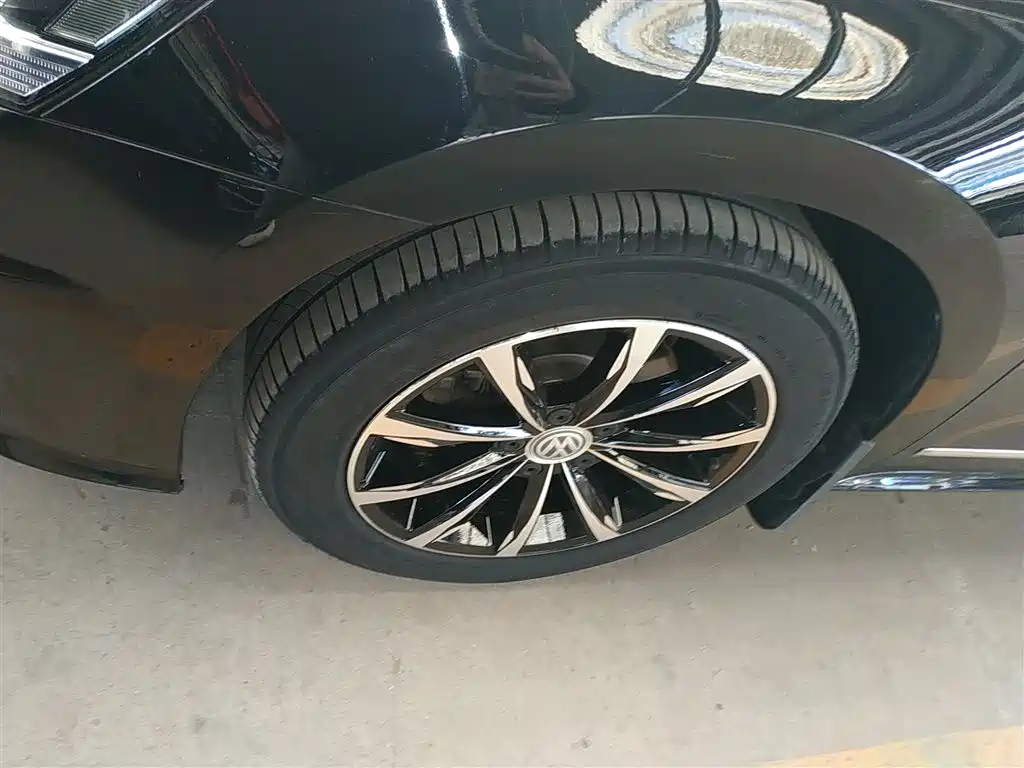 Volkswagen Passat 2017 330TSI DSG Prestige фото 25