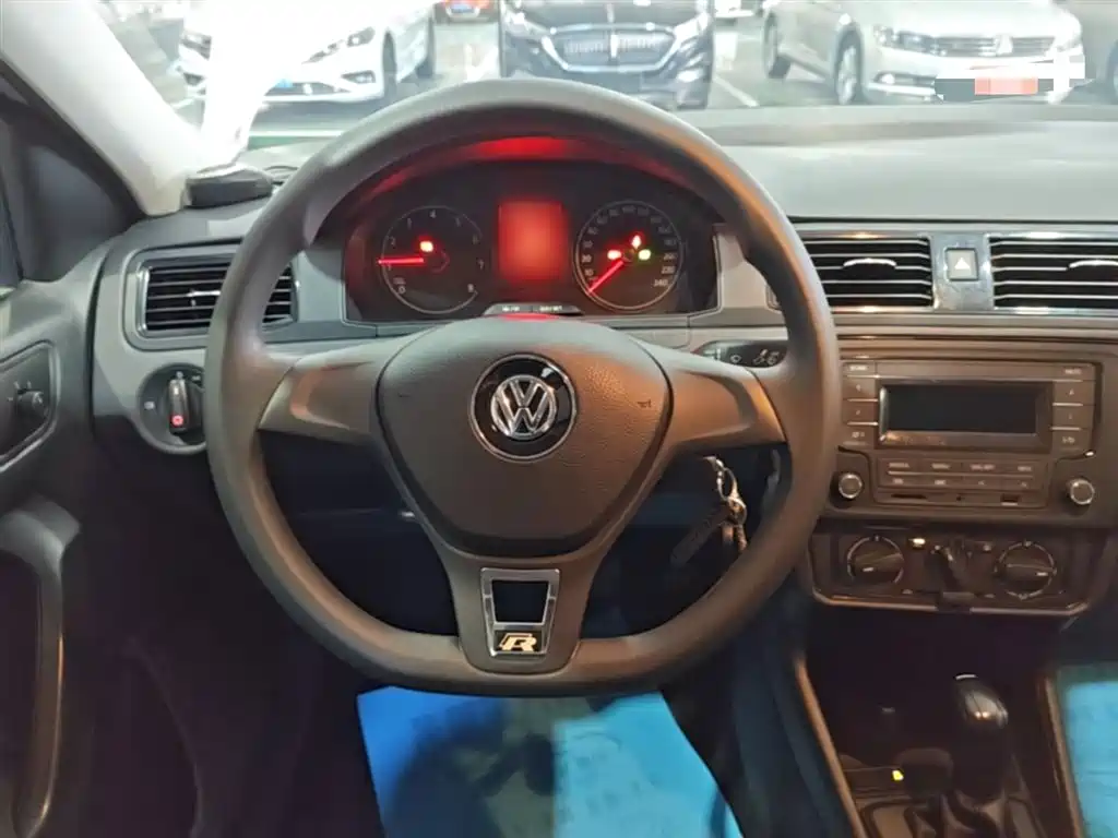 VOLKSWAGEN SANTANA