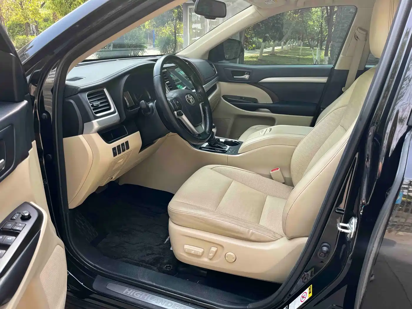 Toyota Highlander 2017 2.0T 4WD Premium 7-Seater фото 16