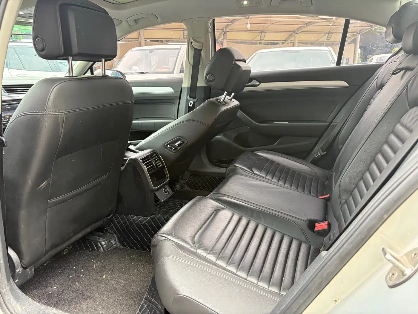 Volkswagen Magotan 2018 280TSI DSG Leading фото 7