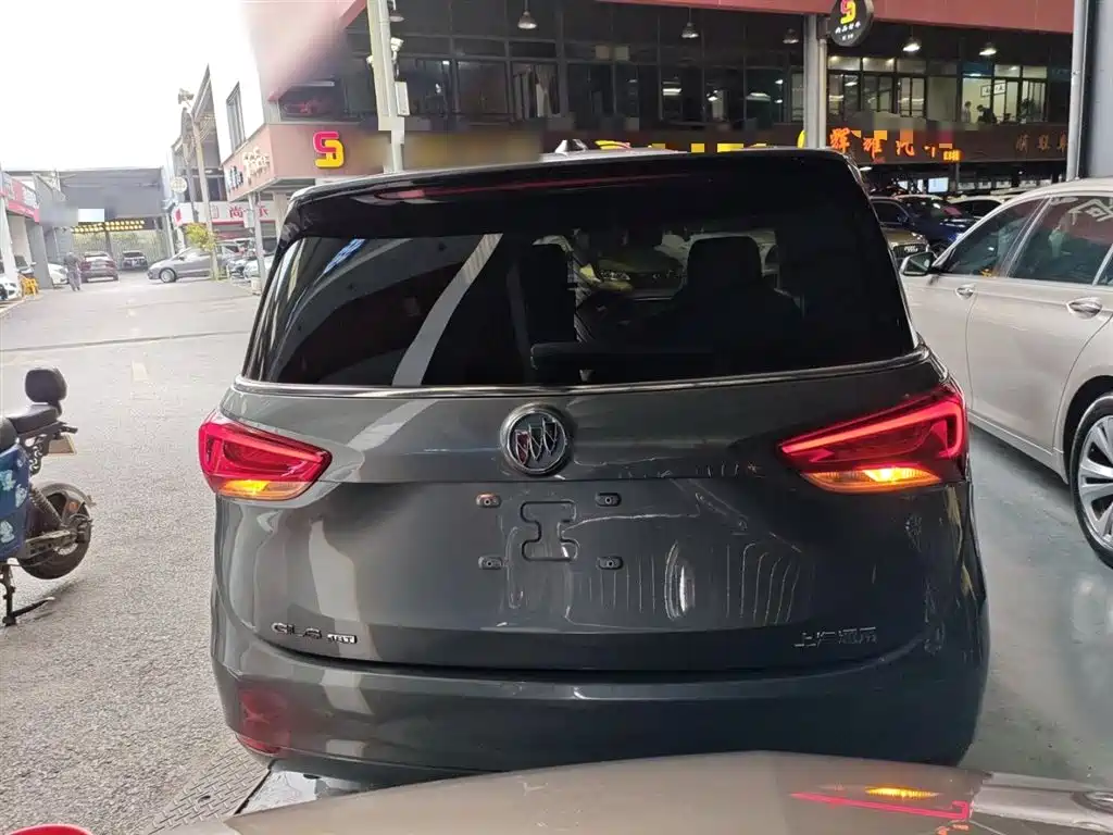 Buick GL6 2018 18T 6-Seater Luxury фото 6