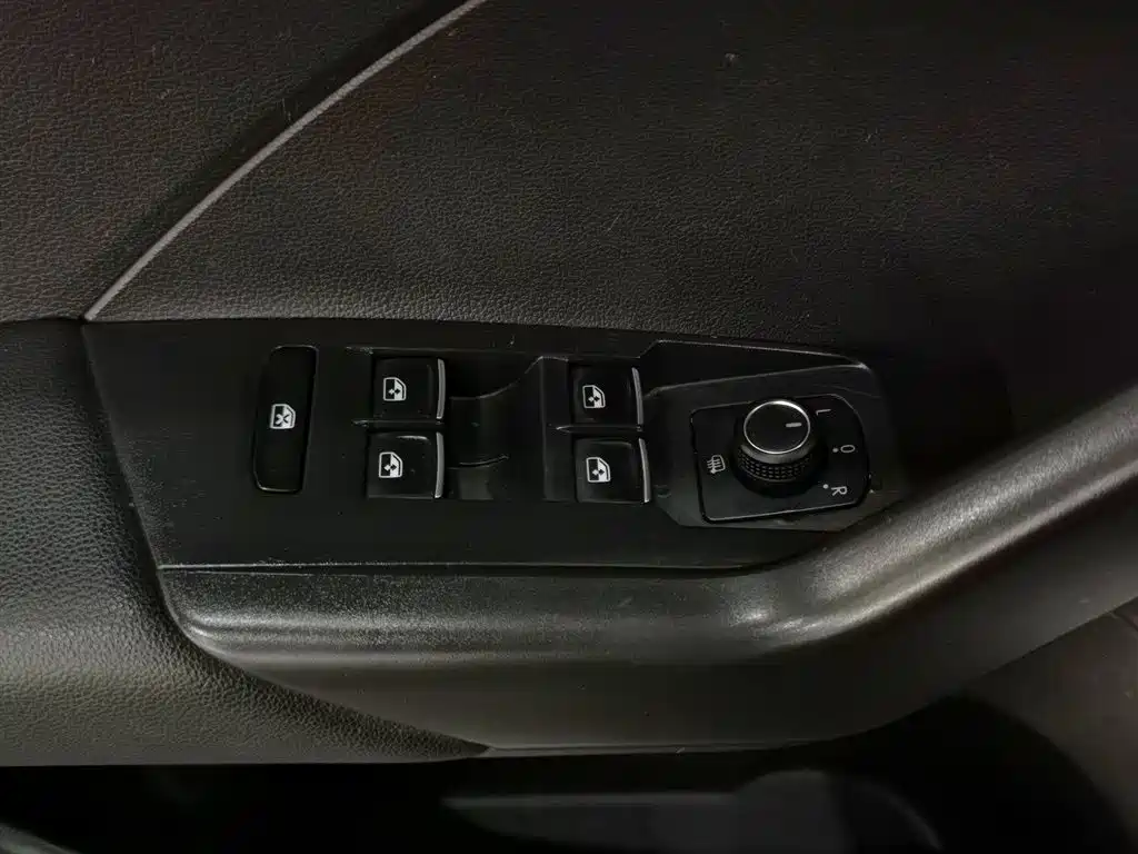 Volkswagen Tanying 2021 1.5L Automatic Smart Connect Edition фото 9