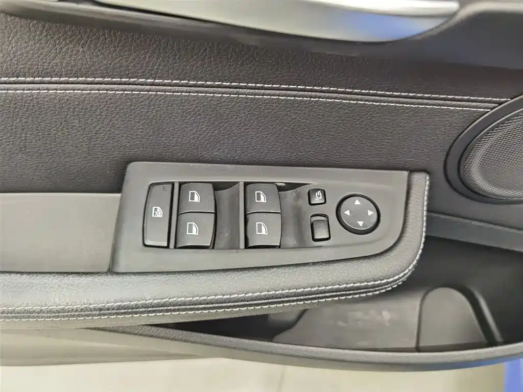 BMW 1 Series 2019 118i M Sport Package фото 9