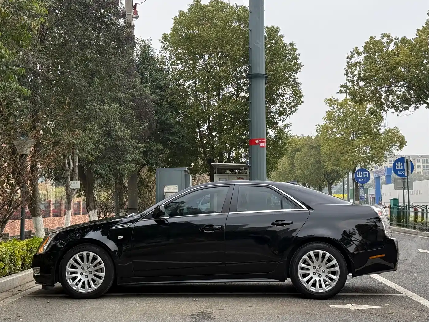 Cadillac CTS (Import) 2010 Model 3.0 Luxury Sport Edition фото 3