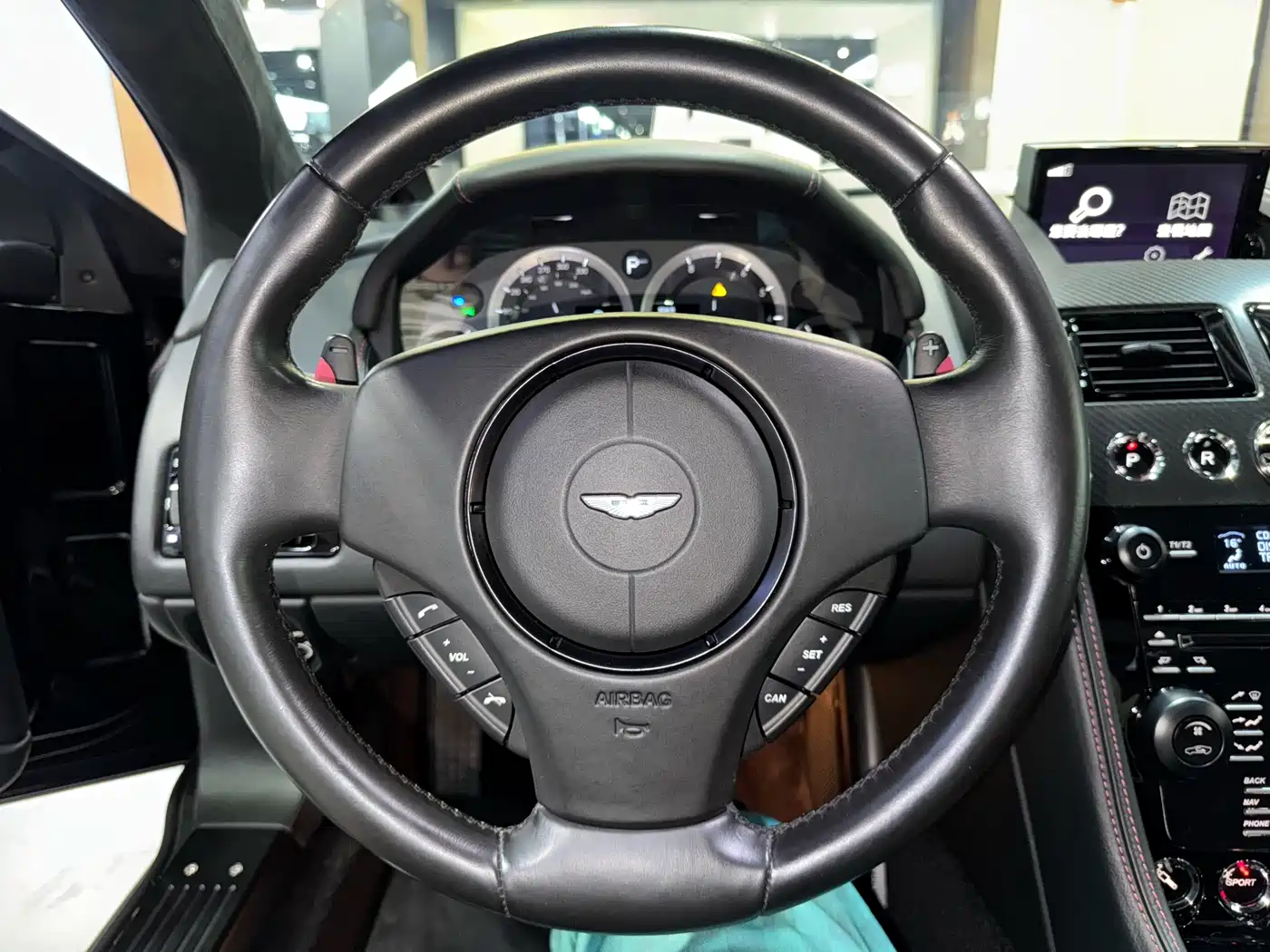 Aston Martin DB9 2014 6.0L Carbon Black Coupe фото 11