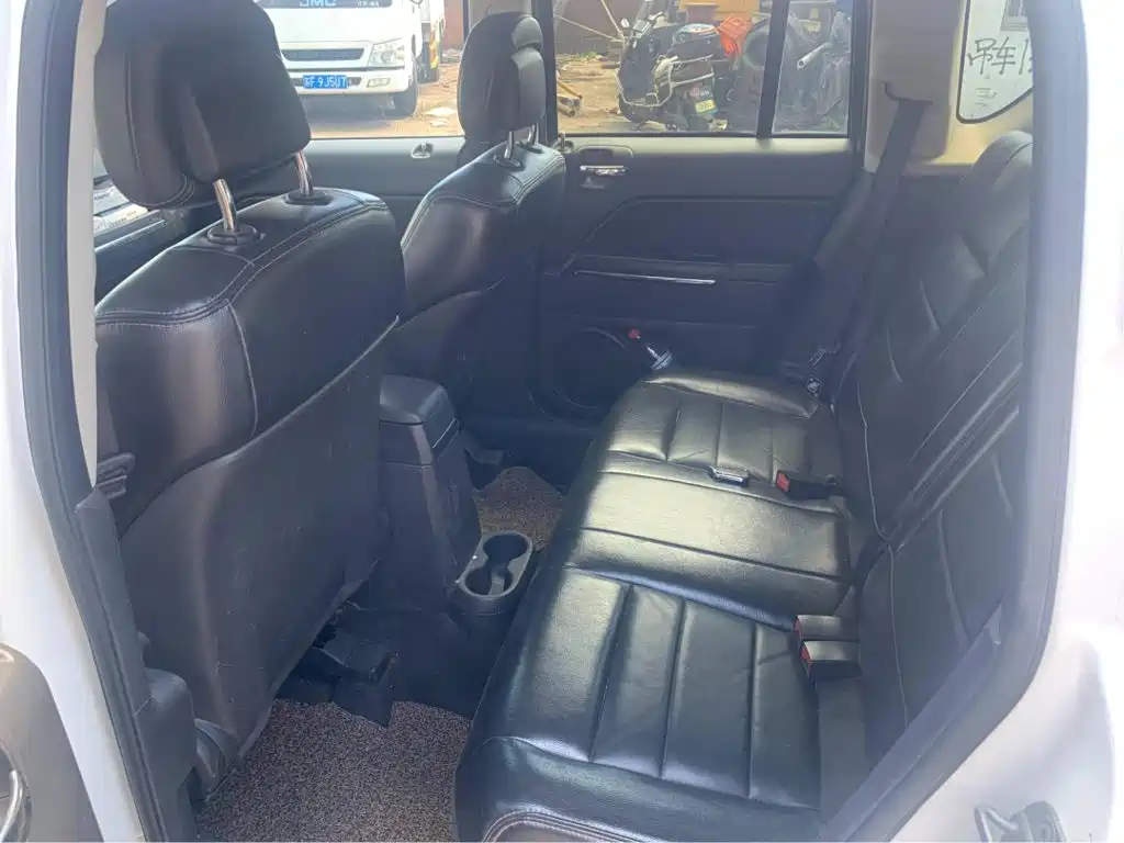 Фото 5 - Jeep Compass (Import)