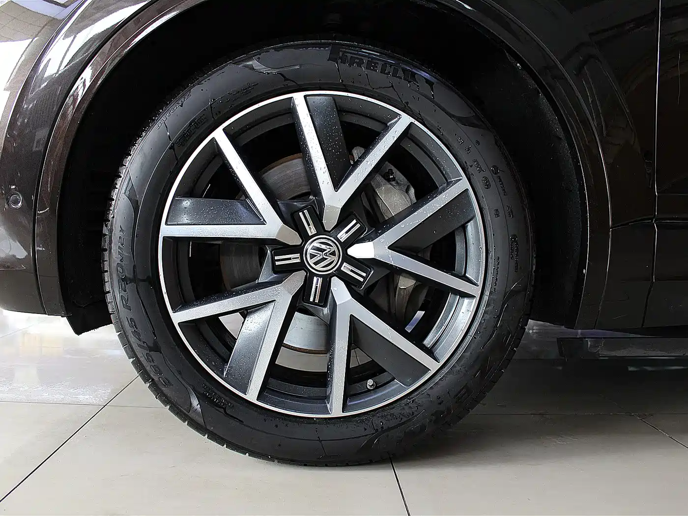 Volkswagen Touareg 2019 3.0TSI Sharp Edge Edition China VI фото 18