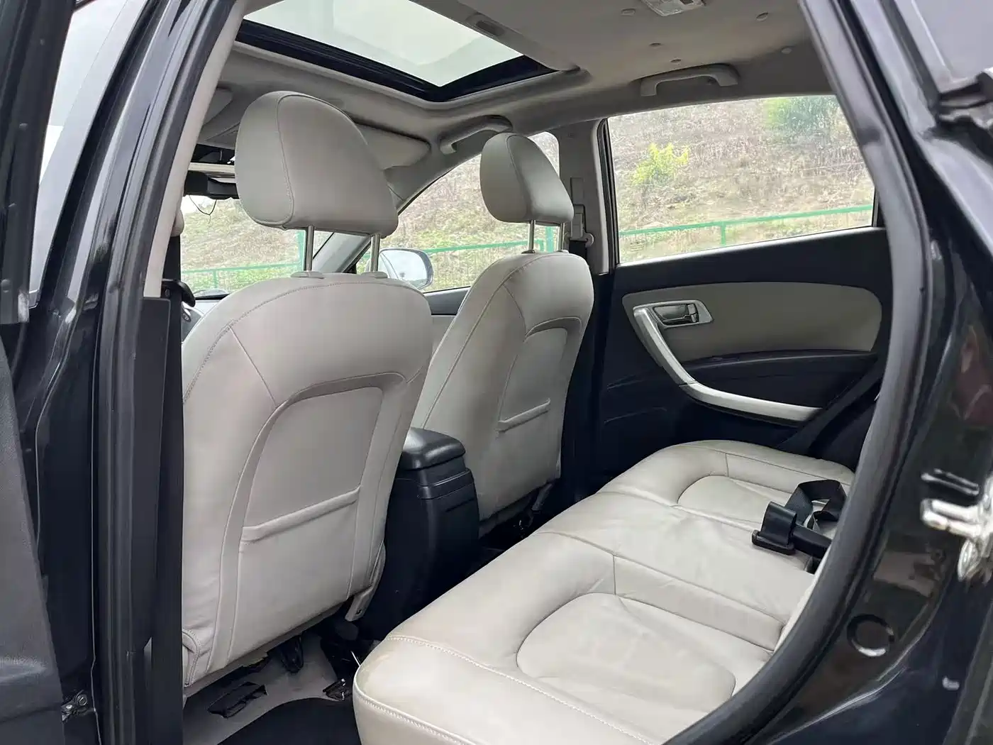 Besturn X80 2014 2013 2.0L Automatic Luxury Type
