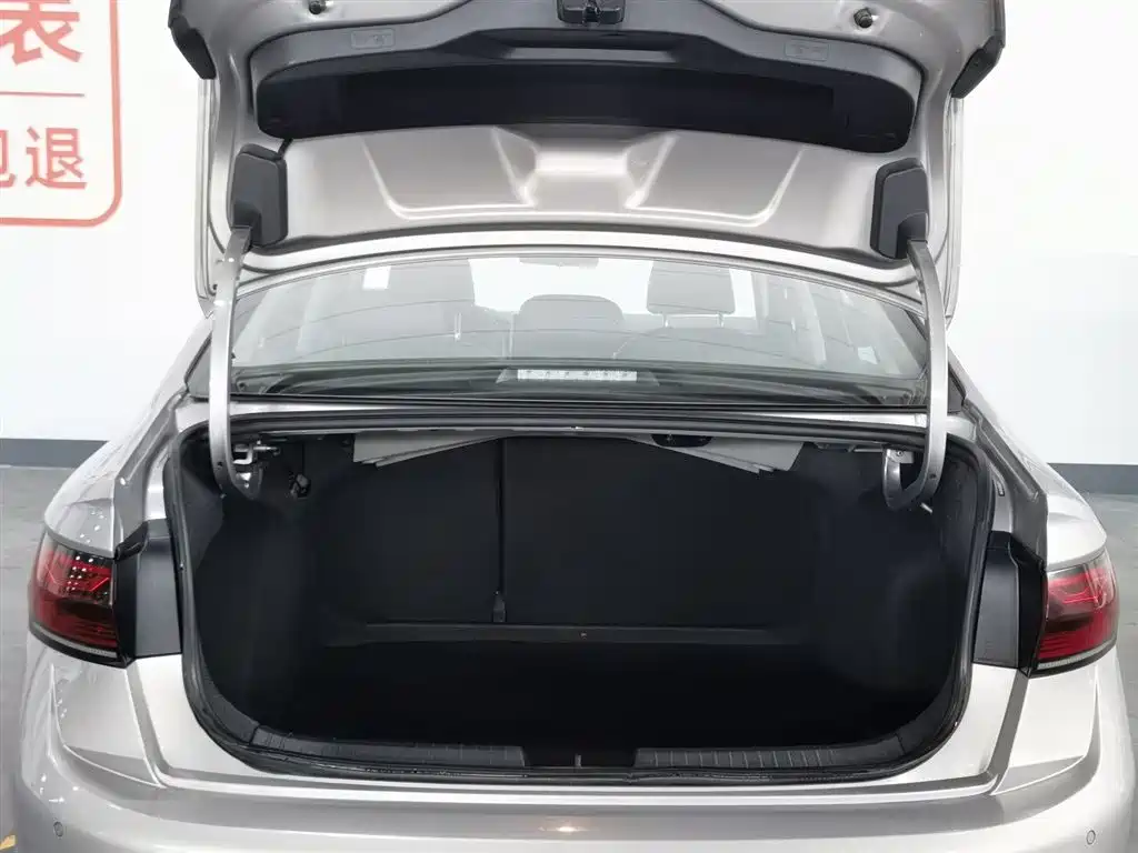 Volkswagen Sagitar 2023 300TSI DSG Surpassing Edition фото 16