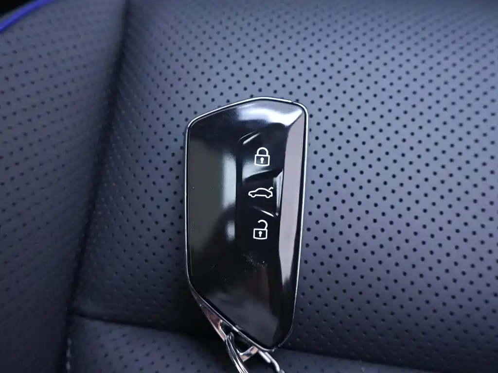 Volkswagen Tiguan L 2024 PRO 330TSI 2WD R-Line Smart Edition фото 26