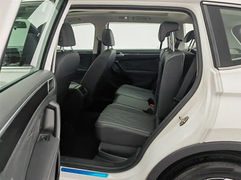 Volkswagen Tiguan L 2024 300TSI Auto 2WD Smart Edition фото 15