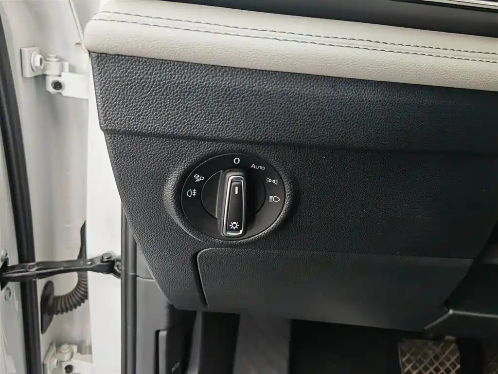 Volkswagen Tiguan L 2024 300TSI Auto 2WD Smart Edition фото 21