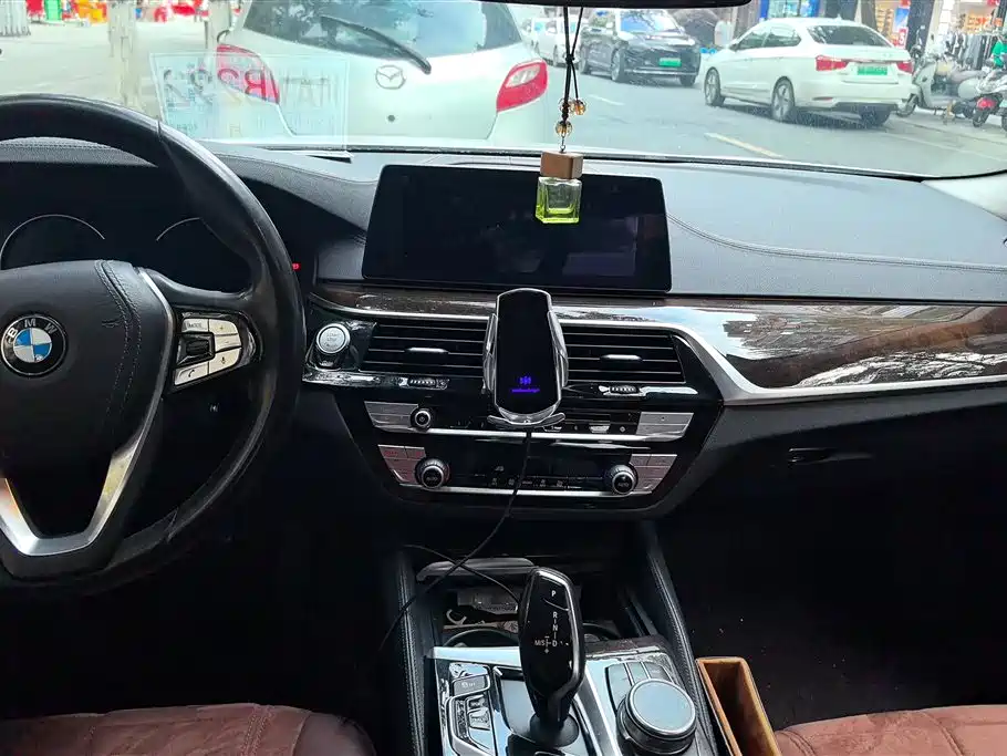 BMW 5 Series 2018 525Li Luxury Package фото 13