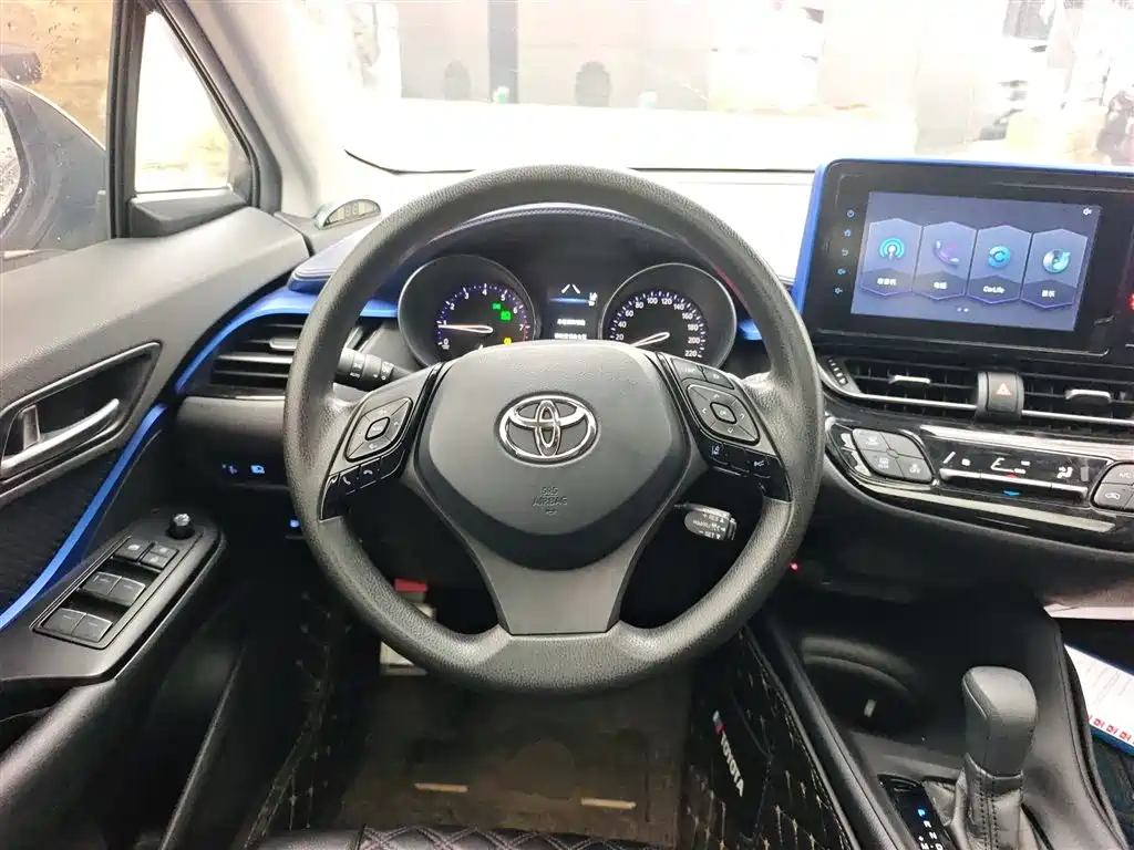 Toyota C-HR 2021 2.0L Comfort Edition фото 7