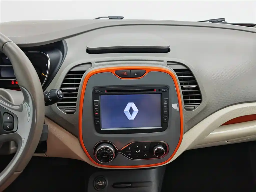Renault Captur 2015 1.2T Automatic Comfort Edition фото 12