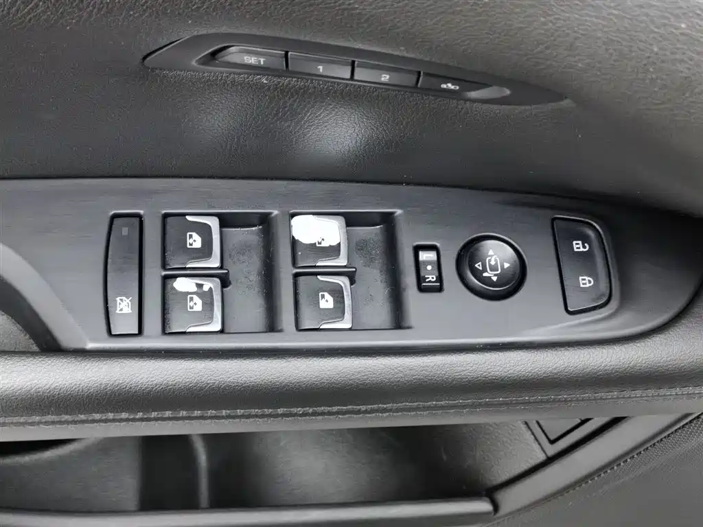 CADILLAC CT6 PLUG IN