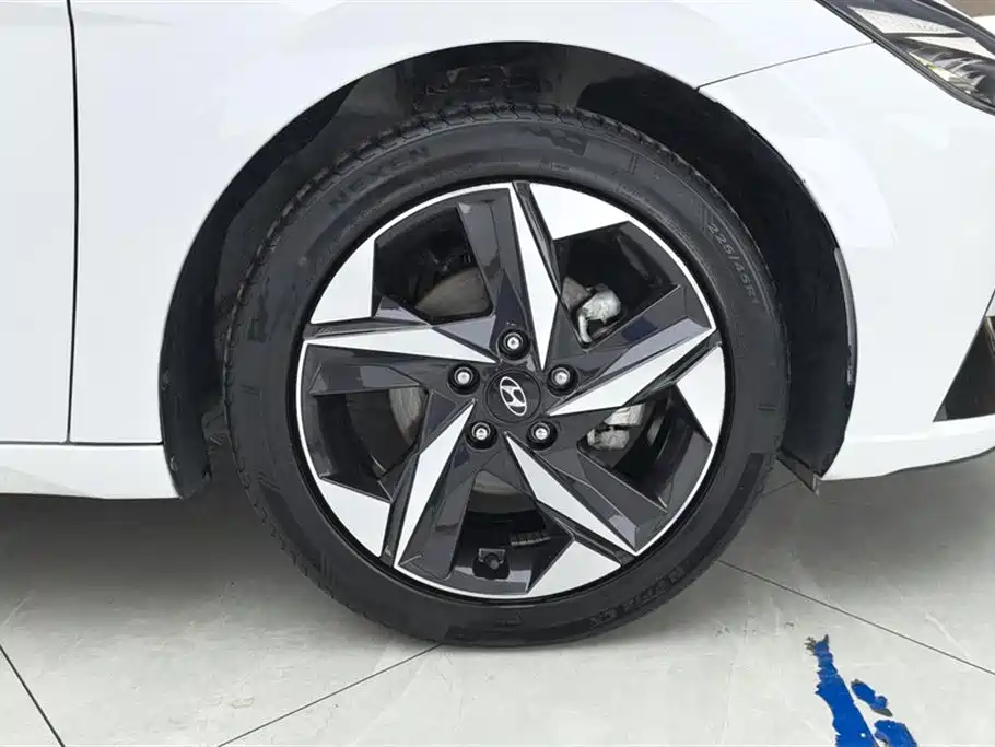 Hyundai Elantra 2021 1.5L CVT GLX Elite Edition фото 6