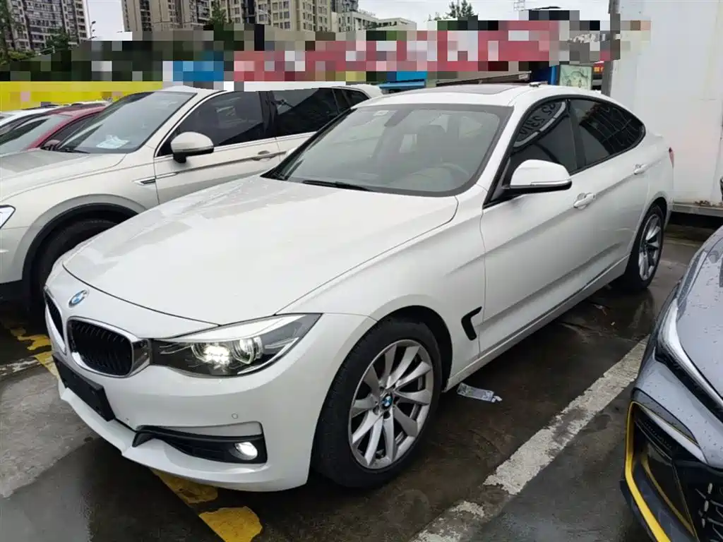 BMW 3 Series GT 2018 320i Fashion фото 2