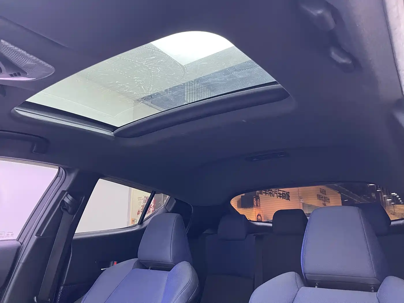 Toyota C-HR 2020 Model 2.0L Leading фото 12