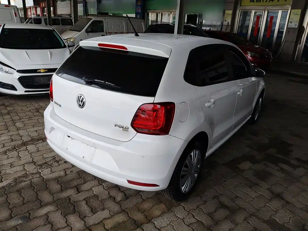Volkswagen Polo 2016 1.6L Automatic Comfort фото 5