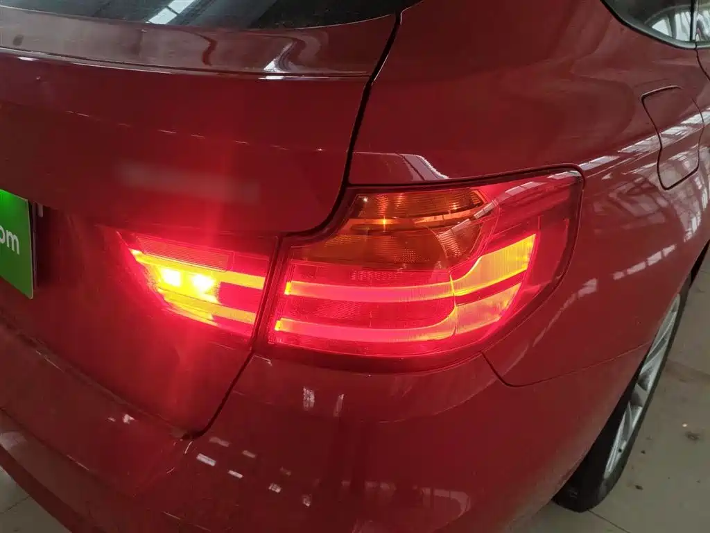 BMW 3 Series GT 2014 320i Leading Edition фото 8