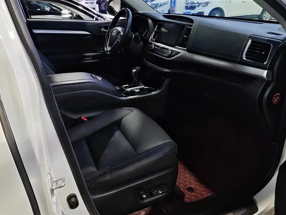 Toyota Highlander 2018 2.0T 4WD Luxury 7-seater (China V) фото 8