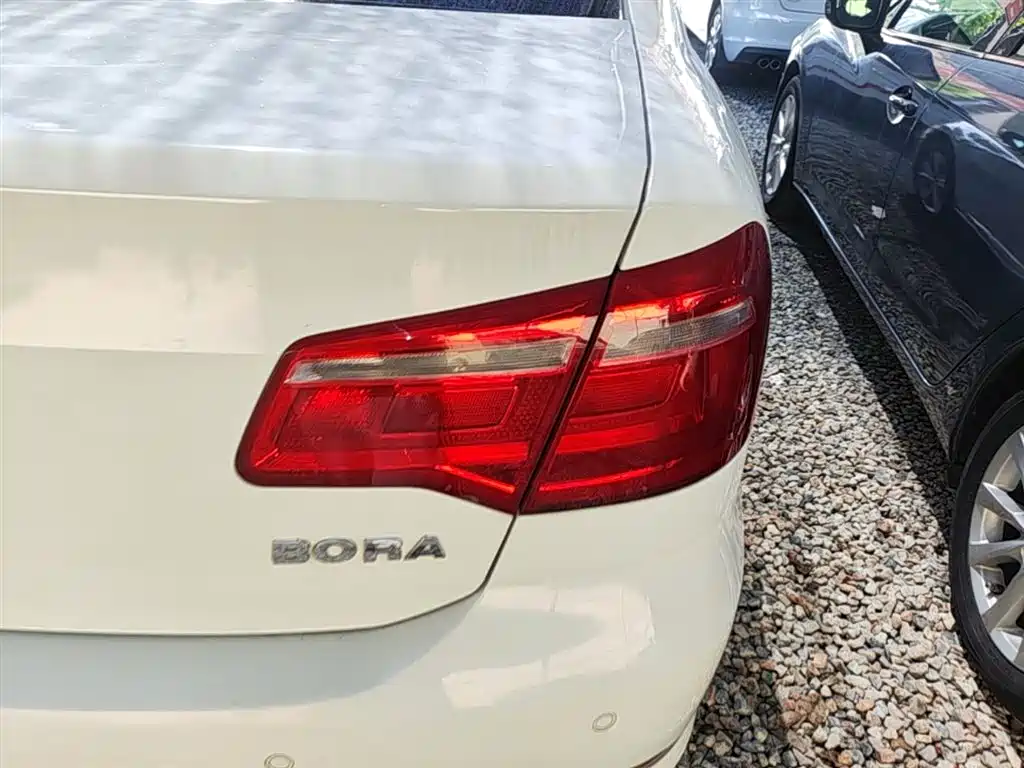Volkswagen Bora 2015 Quality Edition 1.6L Automatic Fashion фото 8