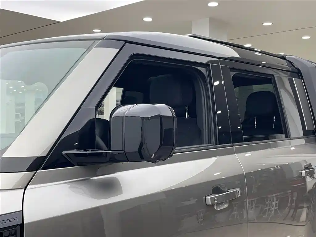 LAND ROVER GUARD