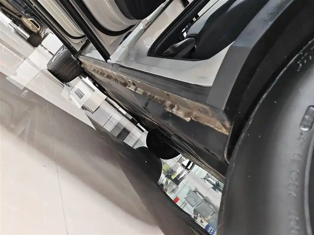 Volkswagen Tiguan L 2023 330TSI Auto 2WD Smart Edition фото 21