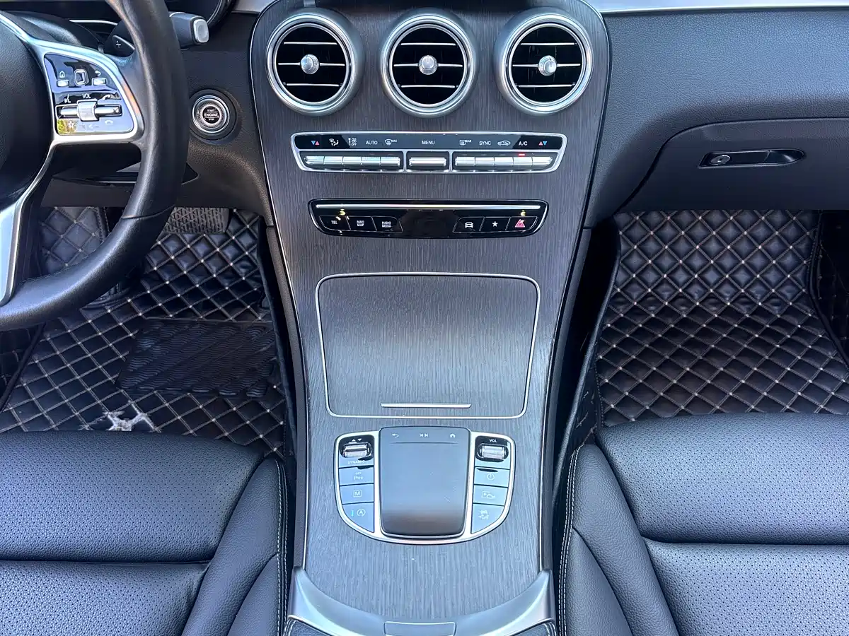 Mercedes-Benz GLC Coupe 2020 GLC 300 4MATIC Coupe SUV фото 10