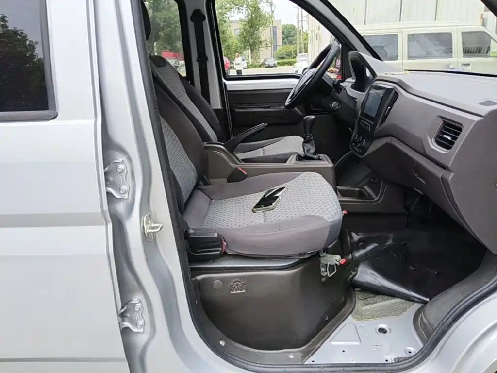 Wuling Motors Wuling Rongguang New Truck 2023 2023 1.5L Double Cab Extended Standard Model LAR