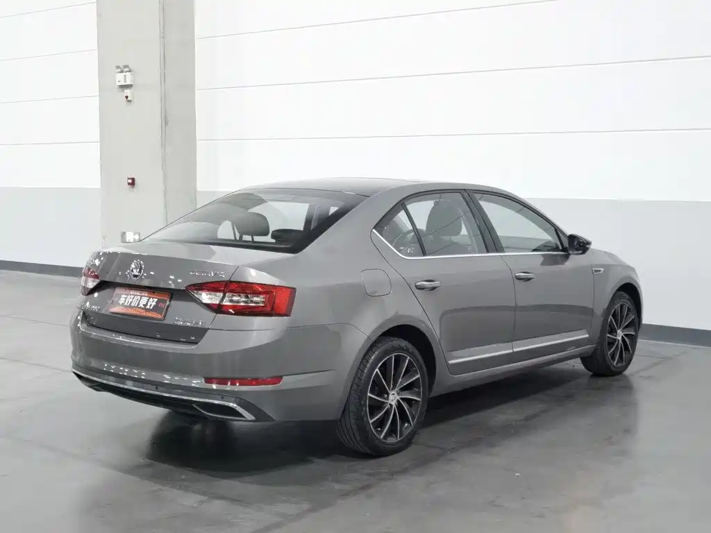 Фото 2 - Škoda Octavia