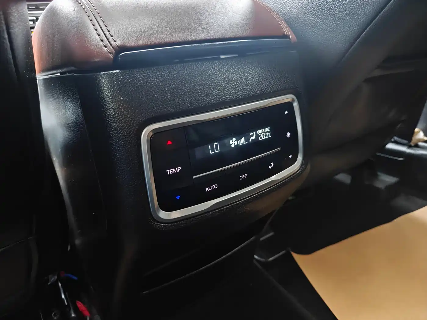 GAC Trumpchi Trumpchi GS8 2017 320T 2WD Luxury Edition (7-Seater) фото 9