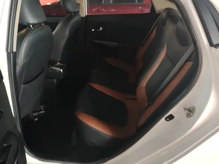 Kia K2 2015 Sedan 1.4L MT GLS фото 11