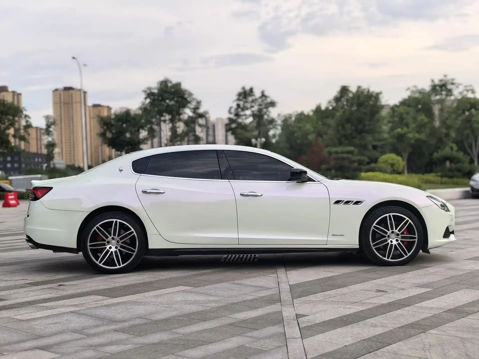 Photo 4 - Maserati Quattroporte