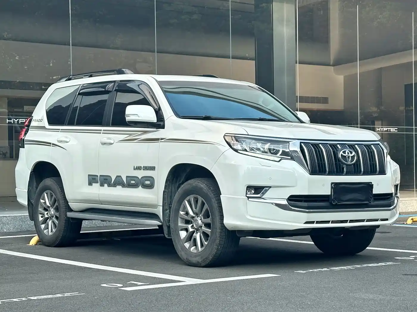 Photo 5 - Toyota Prado