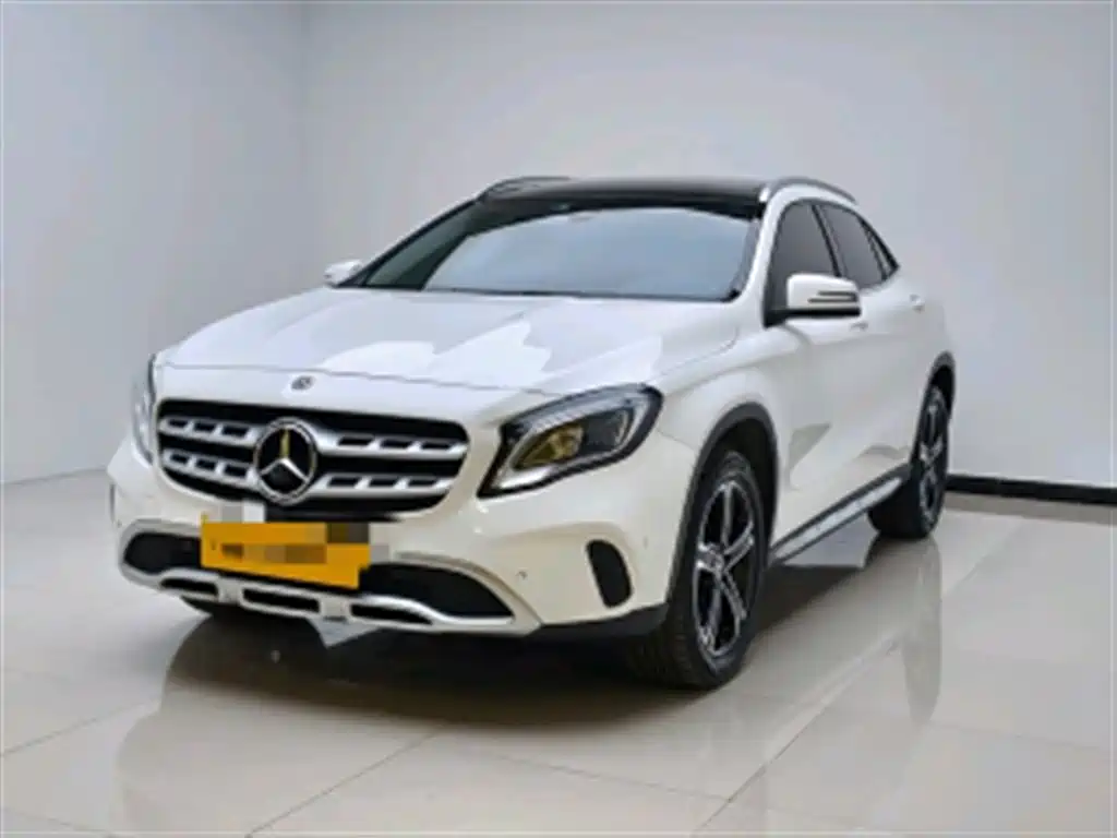 Mercedes-Benz GLA 2018 GLA 200 Fashion