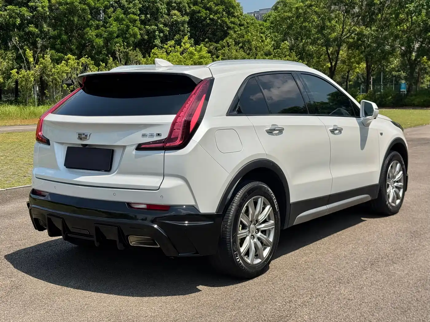 Cadillac XT4 2019 2020 28T FWD Leading Sport Trim