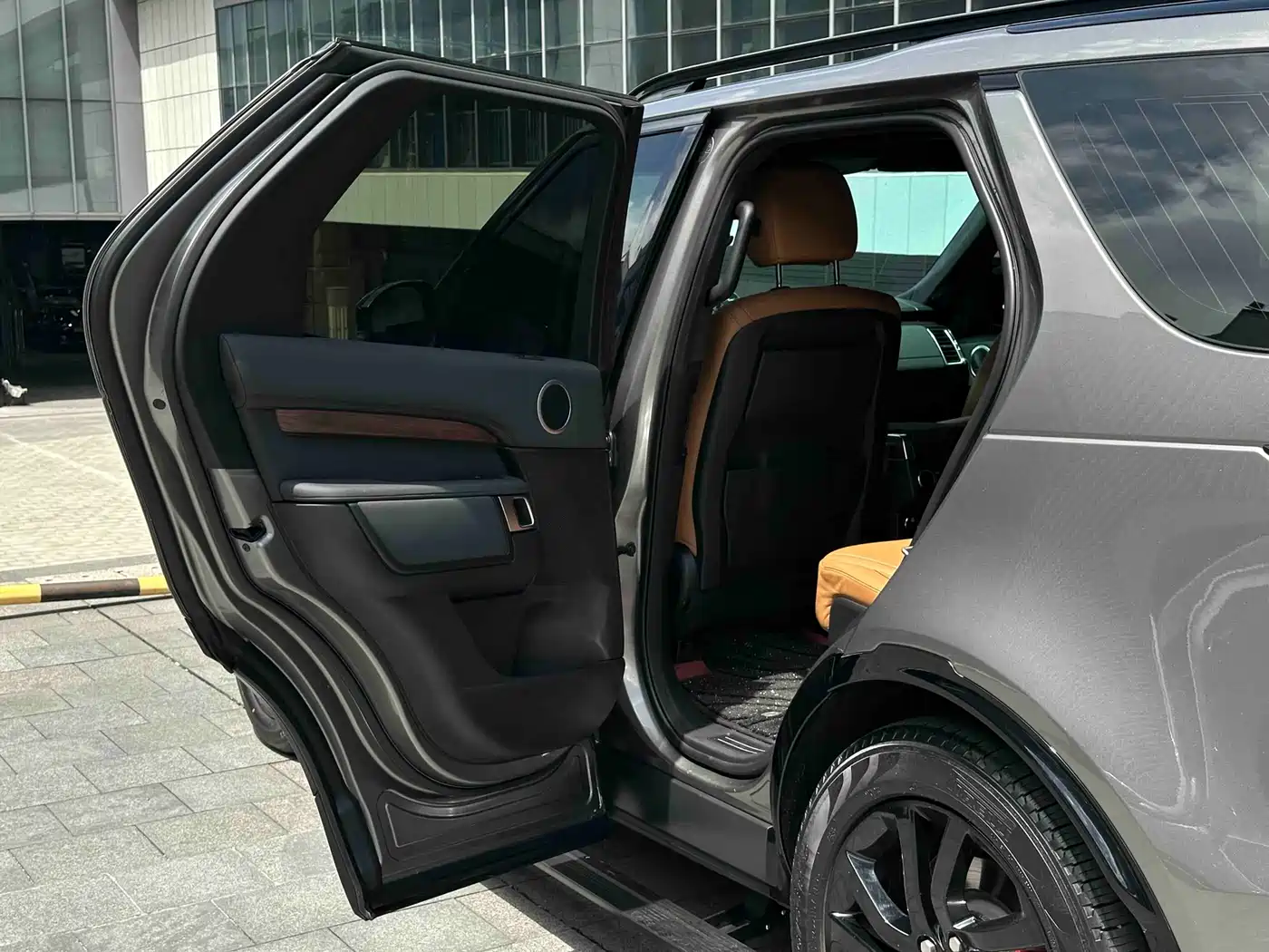Land Rover Discovery 2017 3.0 SC V6 HSE фото 10
