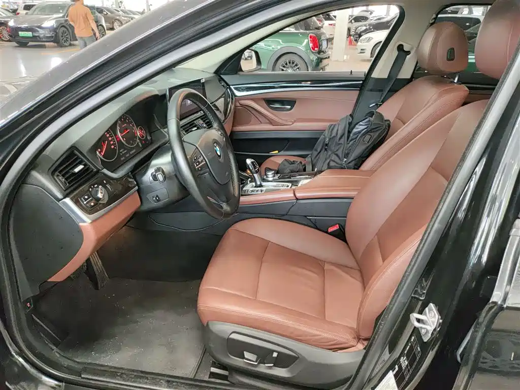 BMW 5 Series 2014 525Li Leading фото 7