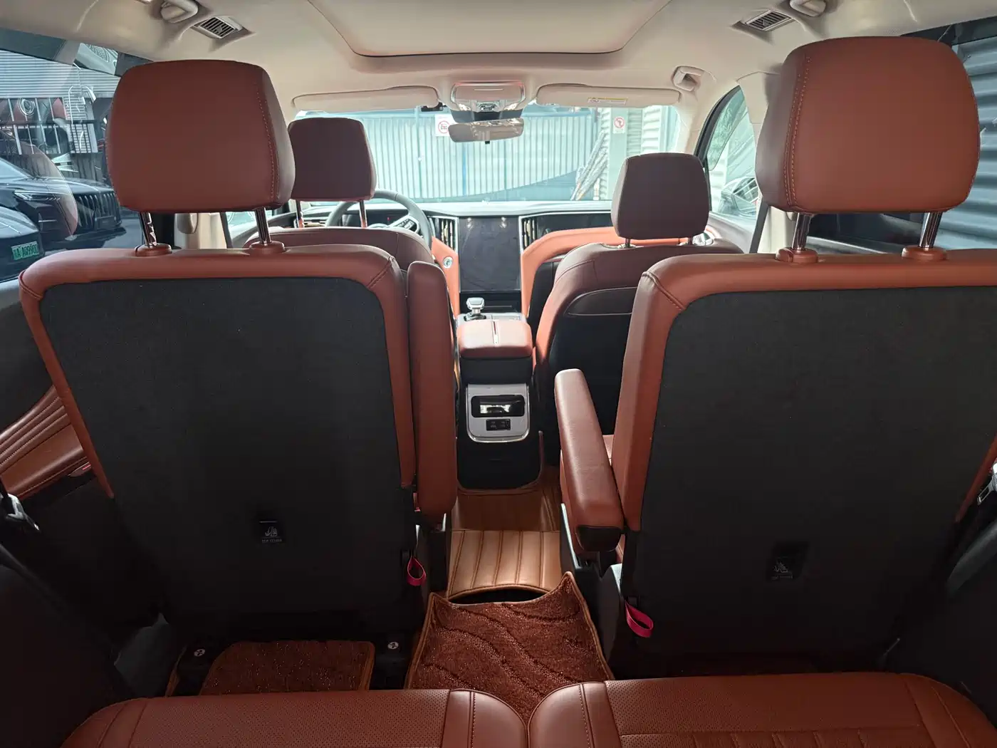 Hongqi HS7 PHEV 2025 2.0T PHEV 2WD Flag Enjoy Edition (6-seater) фото 10